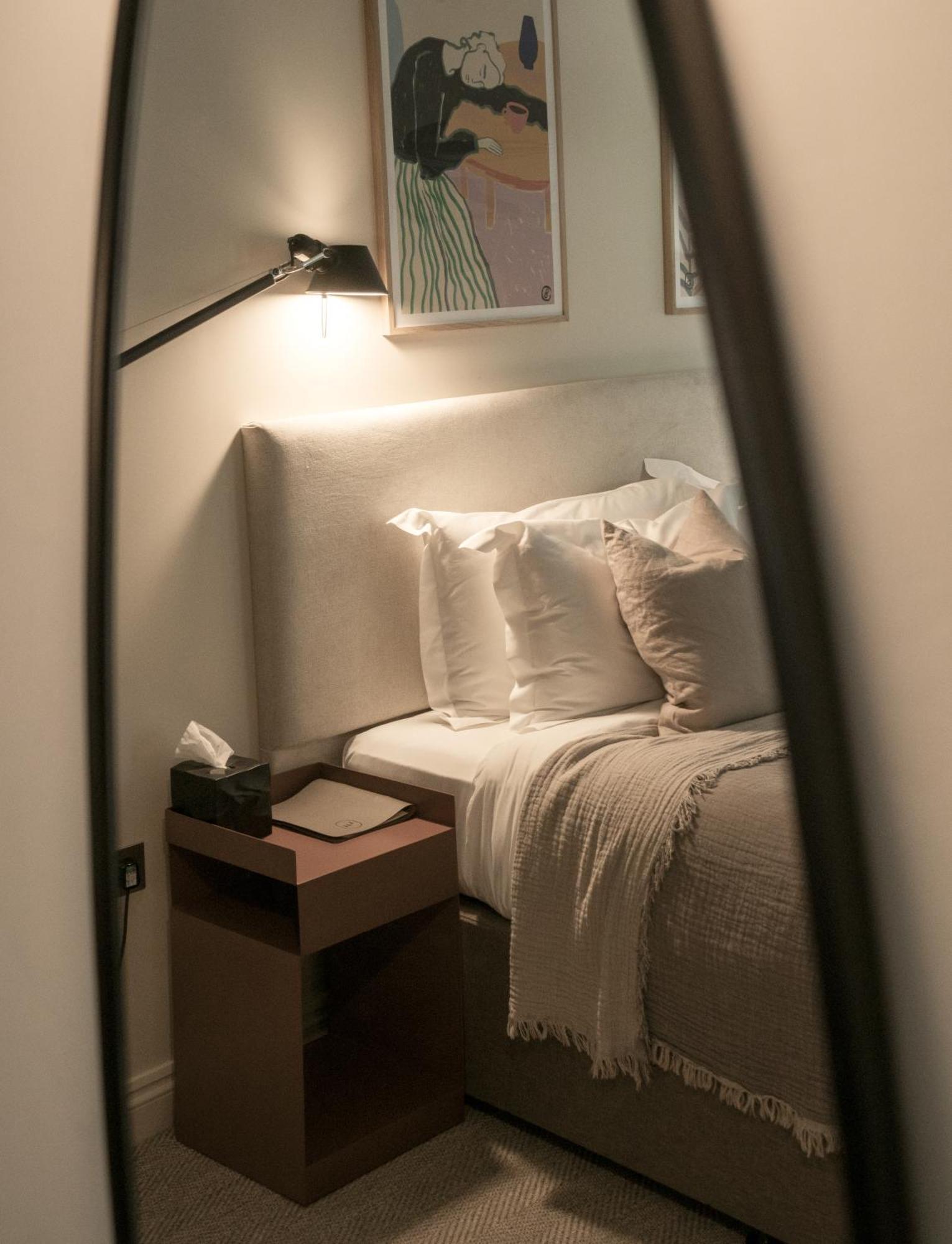 Leighton House - Boutique Guesthouse Bath Ngoại thất bức ảnh A bedroom at the hotel